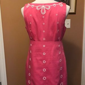 Lilly Pulitzer Dresses - Lilly Pulitzer sleeveless embroidered sheath. Lilly Pulitzer Dresses - Lilly Pulitzer sleeveless embroidered sheath.